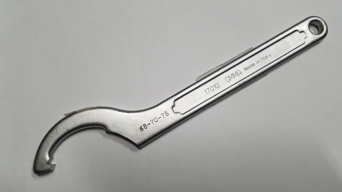 WRENCH FOR DOLLY